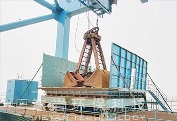 港口碼頭卸船機干霧抑塵方案