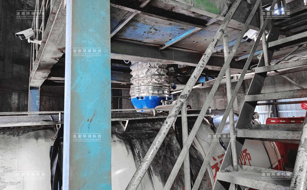 水泥罐車裝車-智能定位散裝機